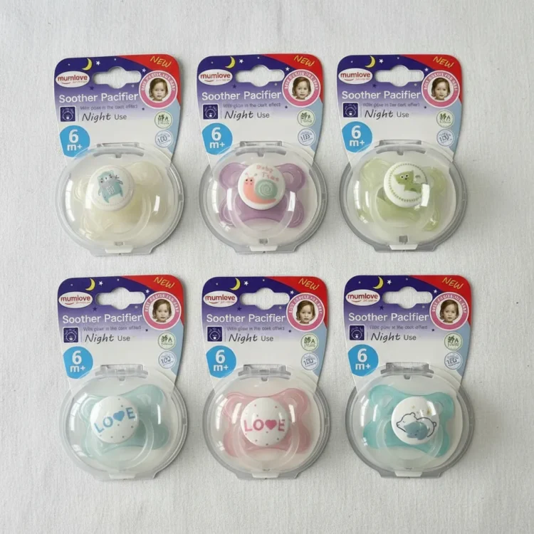Chupete tetina fisiológica, aro luminiscente con caja esterilizadora MUM LOVE 0-6 meses