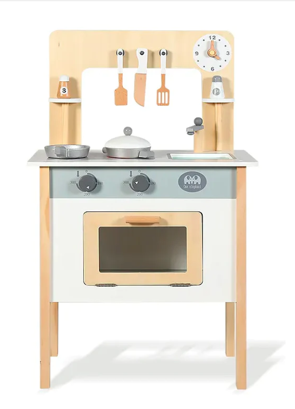 Cocina de madera con accesorios